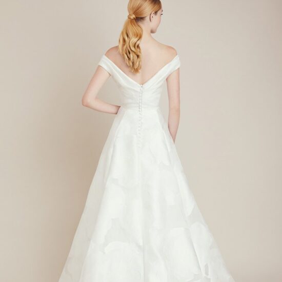 Collections 10 191004 LelaRose Bridal Fall 2020 3 Bennett 091 800x1013 1